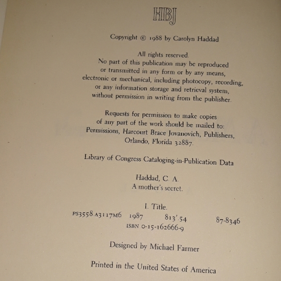 A Mother's Secret hardcover book copyright 1988 - Picture 7 of 8